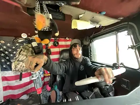 Snapshot of XMeF10 chatting on 03-24-26, 11:59 XMeF10 online show from 03-24-26, 11:59