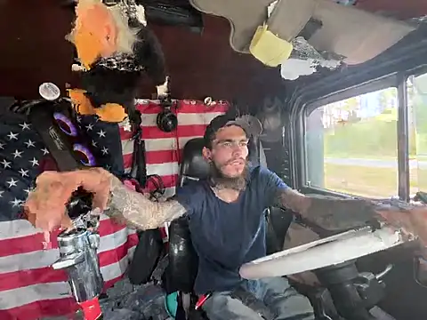 Snapshot of XMeF10 chatting on 03-26-26, 04:56 XMeF10 online show from 03-26-26, 04:56