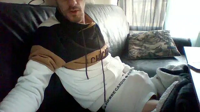 Snapshot of passif520 chatting on 03-09-25, 09:02 passif520 online show from 03-09-25, 09:02