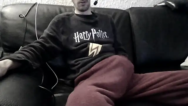 Snapshot of passif520 chatting on 11-09-25, 10:52 passif520 online show from 11-09-25, 10:52