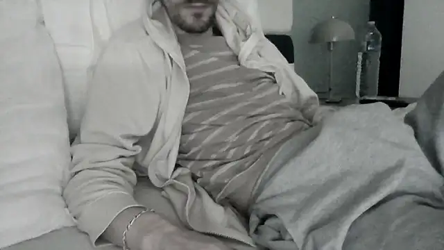 Snapshot of passif520 chatting on 03-13-26, 02:01 passif520 online show from 03-13-26, 02:01