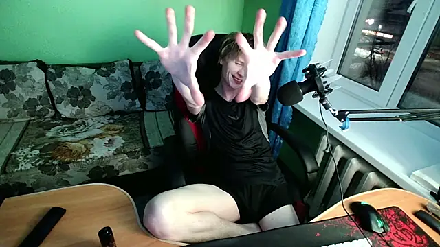 fameboyboo online show from 12-18-25, 02:45