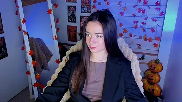 Bella XO online show from 10-24-25, 06:54