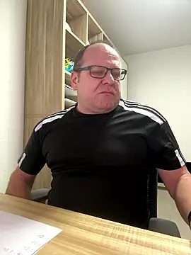 coupleLatinaLovers online show from 01-06-26, 06:28