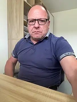 coupleLatinaLovers online show from 04-20-26, 12:08