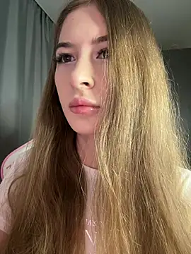 Snapshot of your_girl_next_door chatting on 02-02-25, 02:02 your girl next door online show from 02-02-25, 02:02