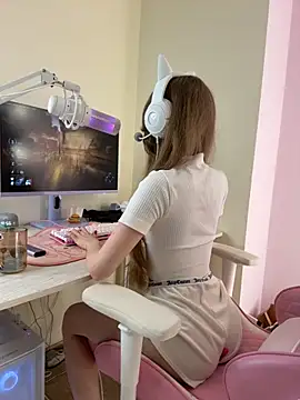 Snapshot of your_girl_next_door chatting on 09-27-25, 02:55 your girl next door online show from 09-27-25, 02:55