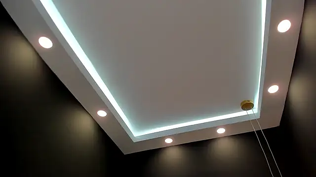 chloe zulay online show from 02-15-25, 02:47