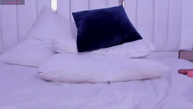 chloe zulay online show from 04-13-26, 03:01