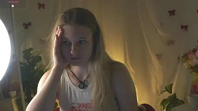 Snapshot of MaydaFoulk chatting on 05-29-26, 03:37 MaydaFoulk online show from 05-29-26, 03:37