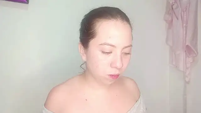 PetiteIvoryQueen19 online show from 05-12-26, 04:31