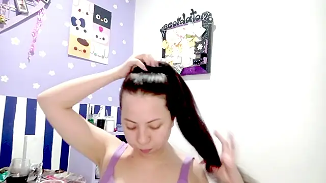 Snapshot of PetiteIvoryQueen19 chatting on 06-16-26, 05:10 PetiteIvoryQueen19 online show from 06-16-26, 05:10