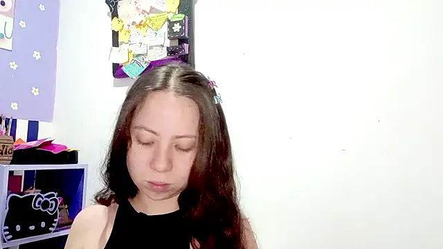 Snapshot of PetiteIvoryQueen19 chatting on 07-13-26, 06:16 PetiteIvoryQueen19 online show from 07-13-26, 06:16