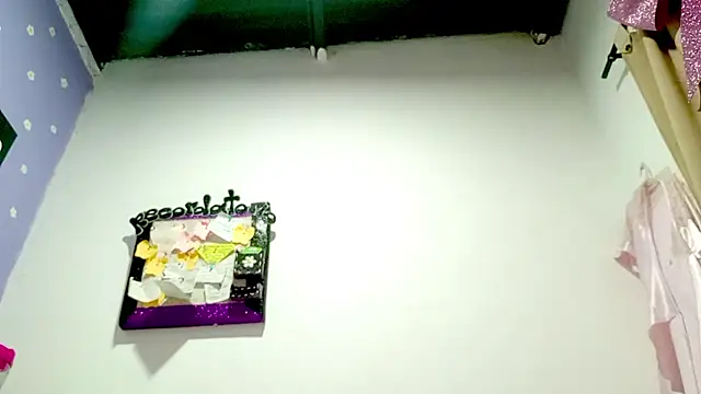 Snapshot of PetiteIvoryQueen19 chatting on 07-19-26, 05:11 PetiteIvoryQueen19 online show from 07-19-26, 05:11