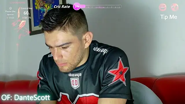 Snapshot of Sexy_Alejandro_ chatting on 06-08-26, 12:49 Sexy Alejandro online show from 06-08-26, 12:49