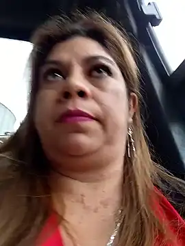 Laura-Hernandez online show from 11-14-25, 03:22