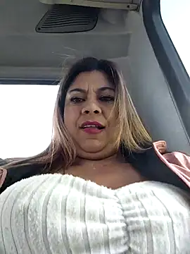 Laura-Hernandez online show from 04-01-26, 03:09