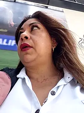 Laura-Hernandez online show from 05-23-26, 03:38