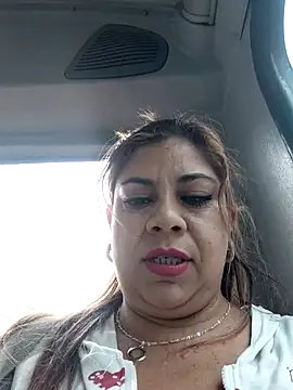 Snapshot of Laura-Hernandez chatting on 06-26-26, 04:11 Laura-Hernandez online show from 06-26-26, 04:11