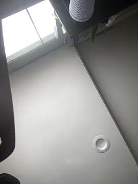 Yann 18 online show from 09-13-25, 07:02