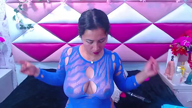 SalmaSantos online show from 02-23-25, 06:07