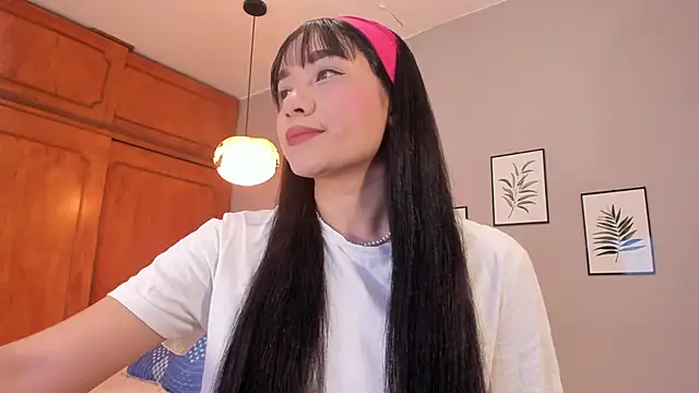 Maia W10 online show from 11-12-25, 12:16