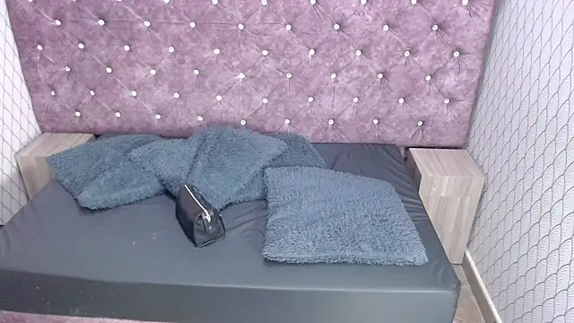 VALENTINA3x online show from 12-21-25, 04:30