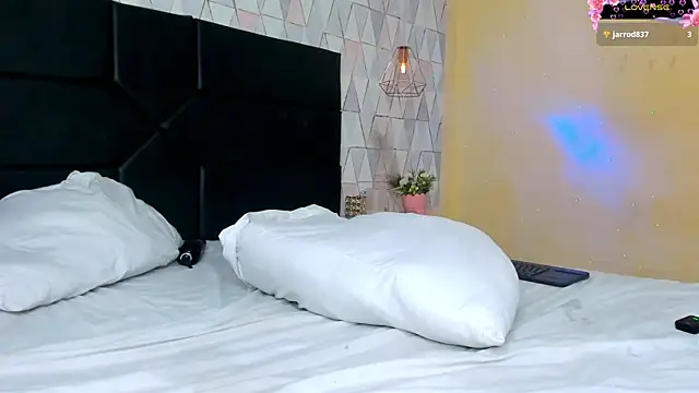 JustinePerry online show from 04-11-26, 07:45