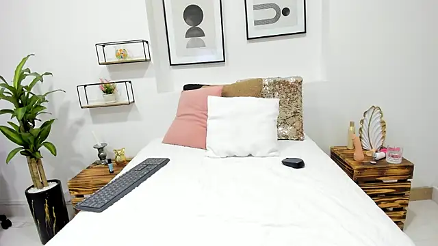 afrodita martinez online show from 01-28-25, 07:43