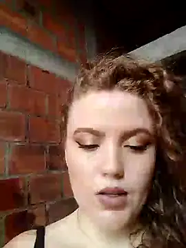 Snapshot of Mia_fooxx_ chatting on 01-12-25, 08:14 Mia fooxx online show from 01-12-25, 08:14