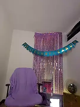 Snapshot of 911Calling chatting on 02-07-25, 11:24 911Calling online show from 02-07-25, 11:24