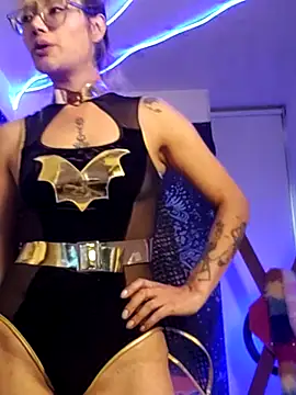 Snapshot of 911Calling chatting on 10-31-25, 10:00 911Calling online show from 10-31-25, 10:00