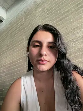 Snapshot of Luu_Princess chatting on 06-27-26, 07:19 Luu Princess online show from 06-27-26, 07:19