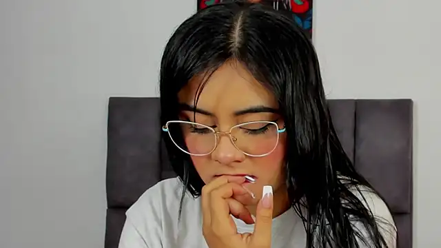 Snapshot of Dulce_amg chatting on 03-17-25, 01:29 Dulce amg online show from 03-17-25, 01:29