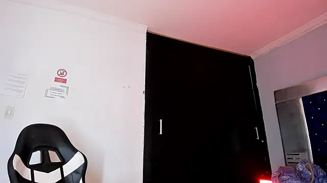 Snapshot of La_Perversa69 chatting on 11-22-25, 07:13 La Perversa69 online show from 11-22-25, 07:13