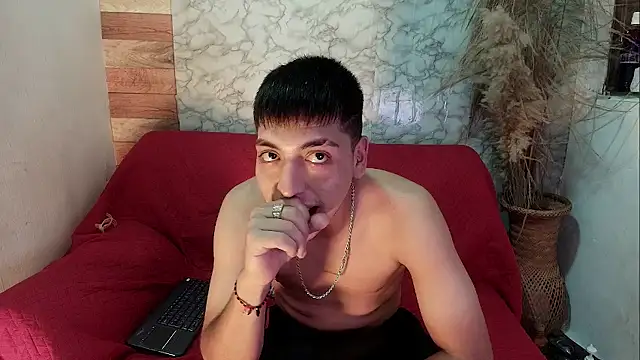 Snapshot of aaron_antonella_mds chatting on 02-01-26, 08:40 aaron antonella mds online show from 02-01-26, 08:40