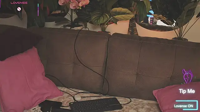 LikaBerry1 online show from 10-24-25, 03:58