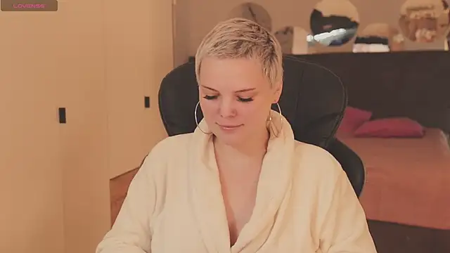 LikaBerry1 online show from 11-25-25, 11:43