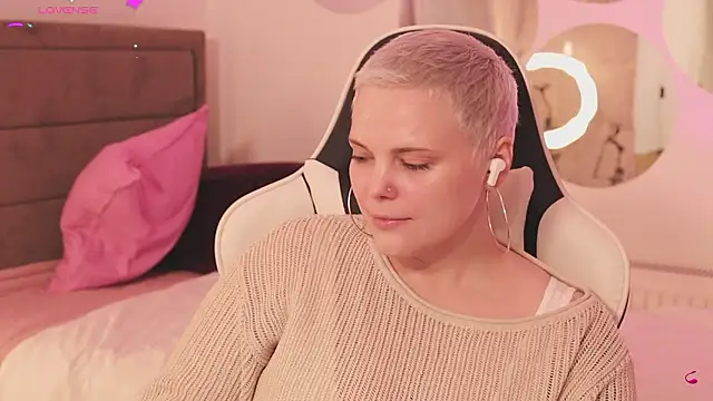 LikaBerry1 online show from 02-11-26, 02:44