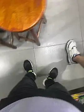 Snapshot of Hjsjsjsjjd chatting on 10-16-25, 01:06 Hjsjsjsjjd online show from 10-16-25, 01:06