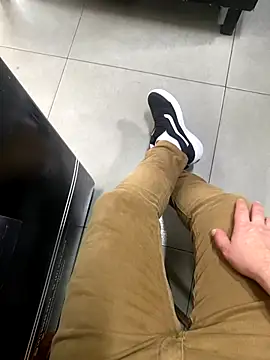 Snapshot of Hjsjsjsjjd chatting on 11-05-25, 12:38 Hjsjsjsjjd online show from 11-05-25, 12:38