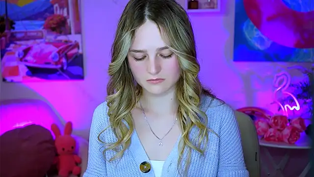 Snapshot of DeboraLarson chatting on 02-09-25, 12:41 DeboraLarson online show from 02-09-25, 12:41