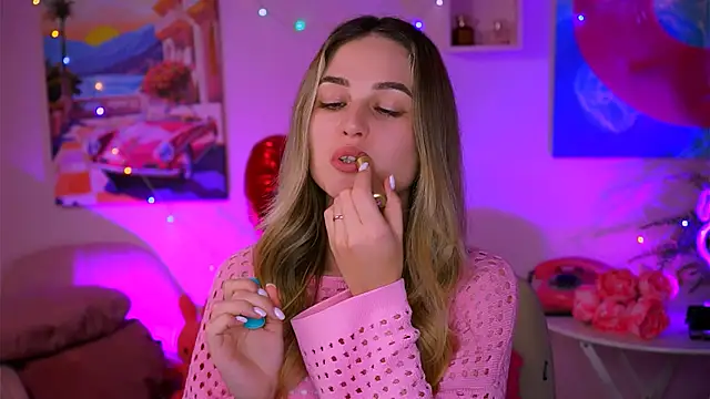 Snapshot of DeboraLarson chatting on 02-23-25, 08:28 DeboraLarson online show from 02-23-25, 08:28