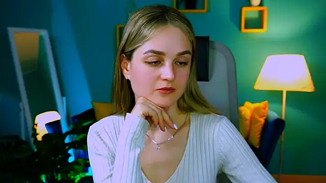 Snapshot of DeboraLarson chatting on 03-09-25, 02:32 DeboraLarson online show from 03-09-25, 02:32