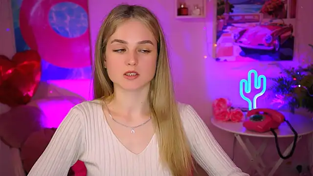 Snapshot of DeboraLarson chatting on 03-10-25, 06:49 DeboraLarson online show from 03-10-25, 06:49