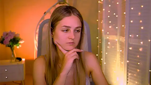 Snapshot of DeboraLarson chatting on 07-18-26, 05:11 DeboraLarson online show from 07-18-26, 05:11