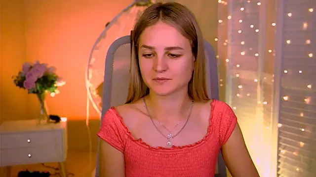 Snapshot of DeboraLarson chatting on 07-19-26, 03:43 DeboraLarson online show from 07-19-26, 03:43
