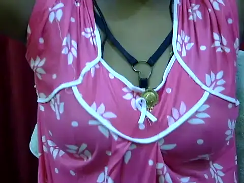 Snapshot of HOT-SEEMAA chatting on 09-25-25, 04:32 HOT-SEEMAA online show from 09-25-25, 04:32