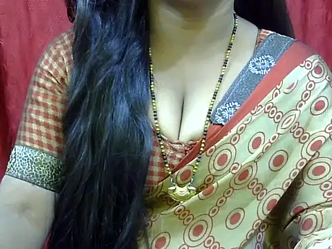 Snapshot of HOT-SEEMAA chatting on 11-15-25, 07:27 HOT-SEEMAA online show from 11-15-25, 07:27