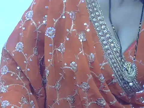HOT-SEEMAA online show from 04-29-26, 06:25